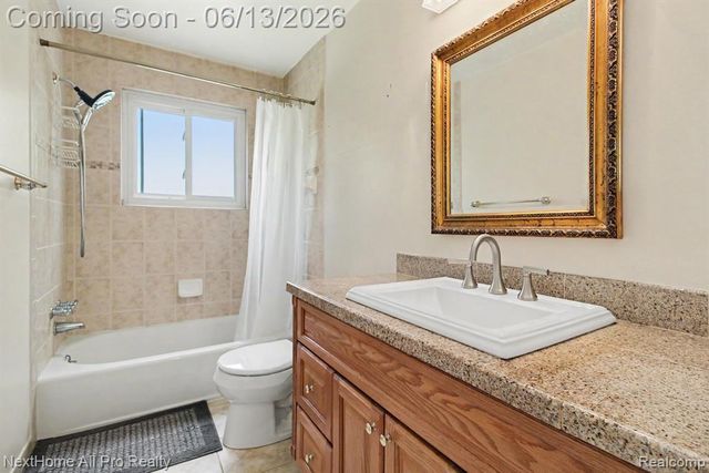 14242 Park Street, Livonia, MI 48154