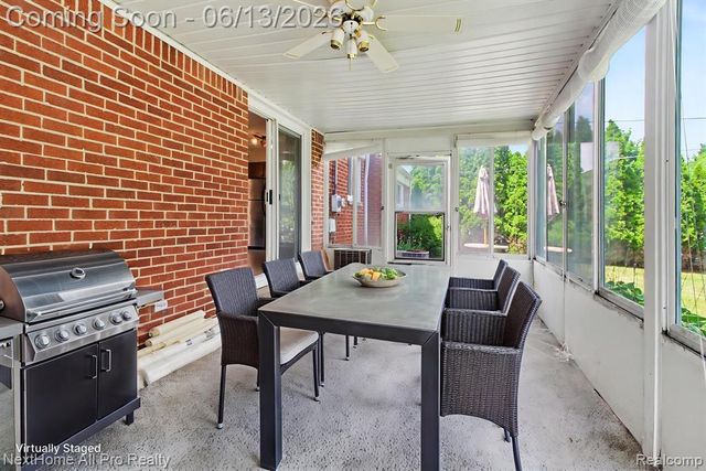 14242 Park Street, Livonia, MI 48154