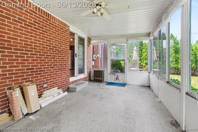 14242 Park Street, Livonia, MI 48154