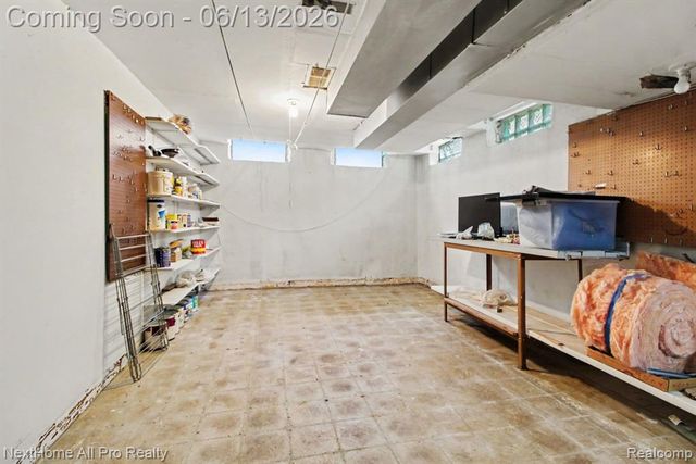 14242 Park Street, Livonia, MI 48154