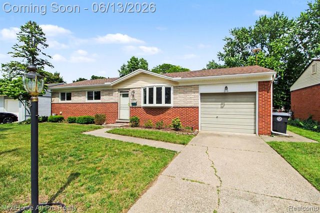 14242 Park Street, Livonia, MI 48154