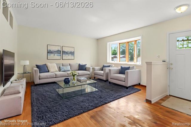 14242 Park Street, Livonia, MI 48154