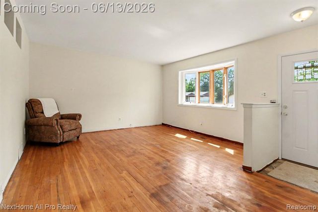 14242 Park Street, Livonia, MI 48154
