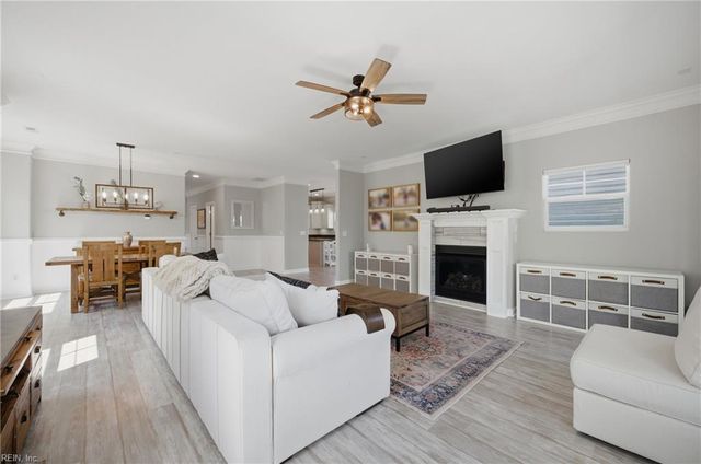 6325 Jonathans Cove DR, Virginia Beach, VA 23464