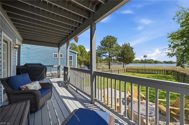 6325 Jonathans Cove DR, Virginia Beach, VA 23464