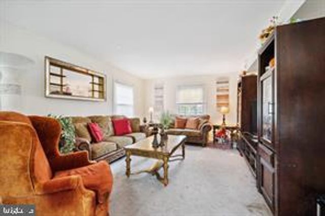 32 PALFREY LANE, Willingboro, NJ 08046