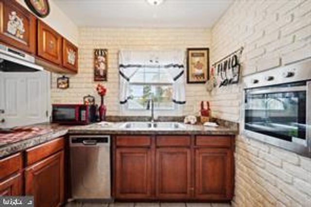 32 PALFREY LANE, Willingboro, NJ 08046