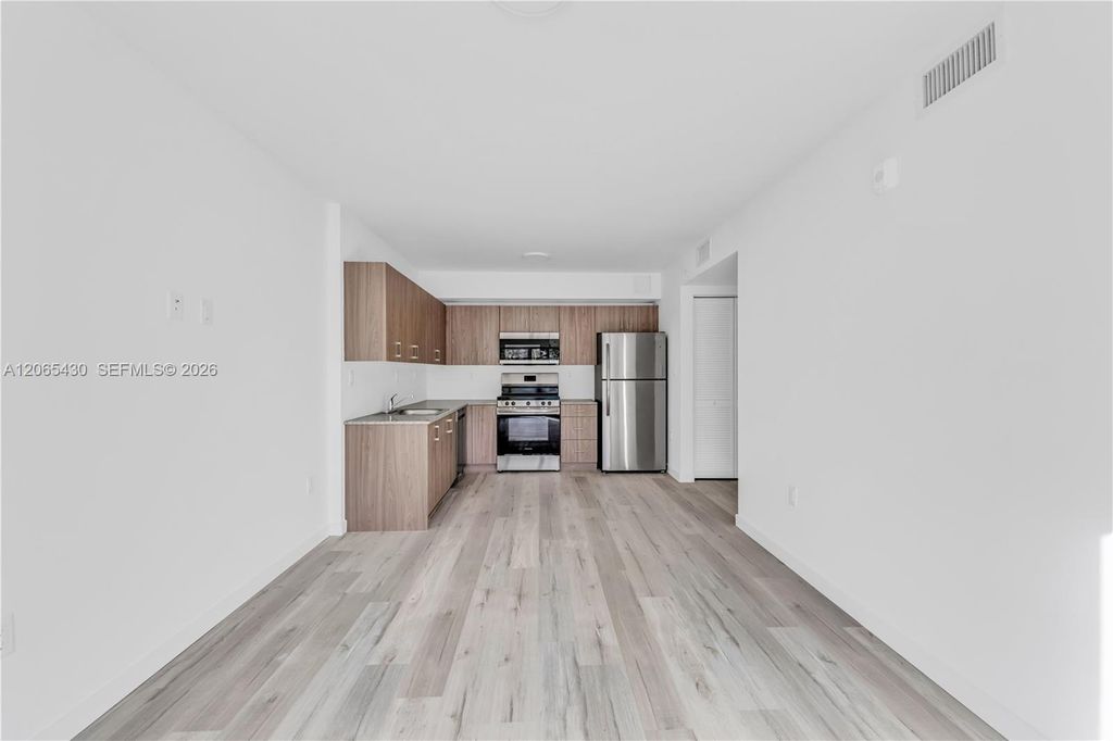 175 NW 160TH ST 103, North Miami Beach, FL 33169