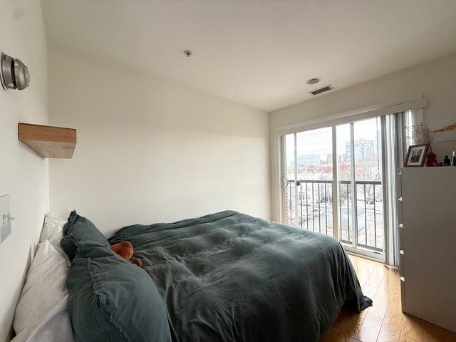 660 Cambridge St 404, Cambridge, MA 02141