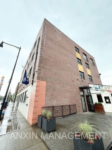 660 Cambridge St 404, Cambridge, MA 02141