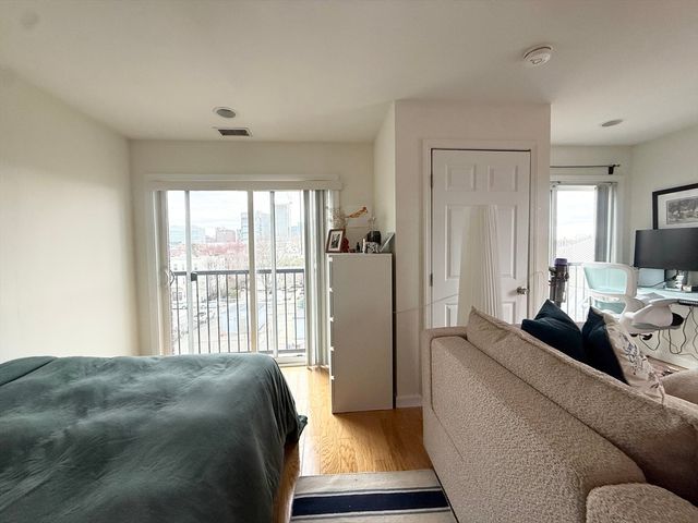 660 Cambridge St 404, Cambridge, MA 02141