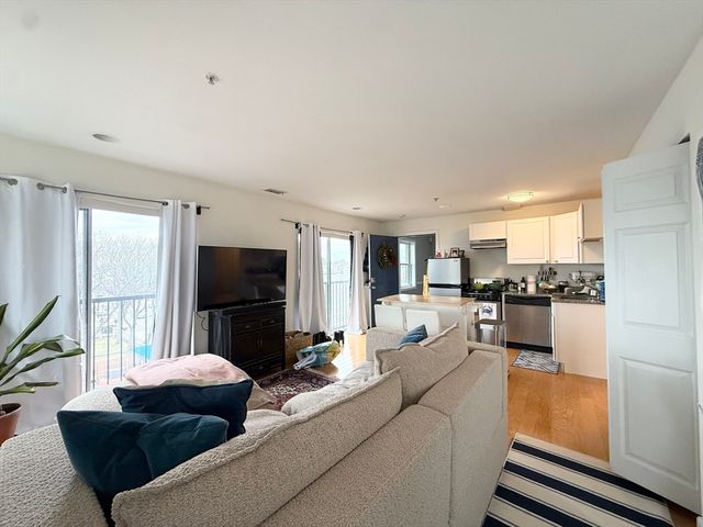 660 Cambridge St 404, Cambridge, MA 02141