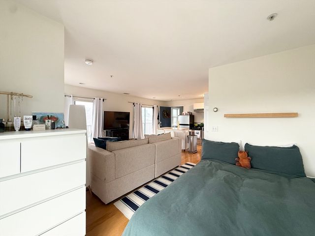 660 Cambridge St 404, Cambridge, MA 02141