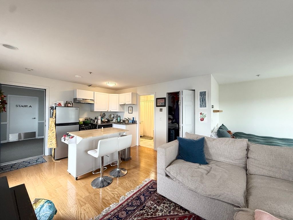 660 Cambridge St 404, Cambridge, MA 02141