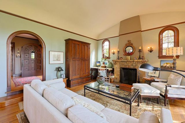 1027 Adella, Coronado, CA 92118