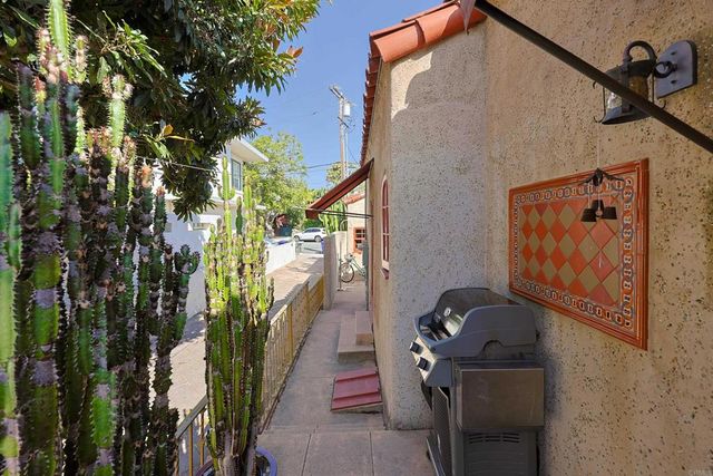 1027 Adella, Coronado, CA 92118