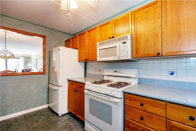 650 East Greenwich Avenue 5-108, West Warwick, RI 02893