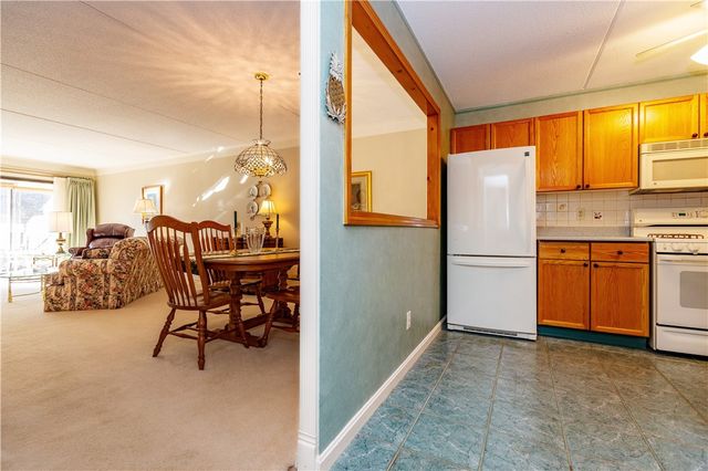 650 East Greenwich Avenue 5-108, West Warwick, RI 02893