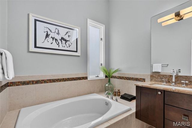 9017 Fair Oaks Crescent Court, Richmond Heights, MO 63117