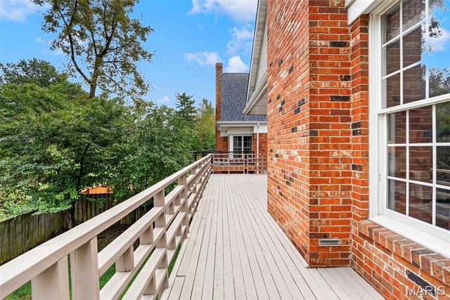 9017 Fair Oaks Crescent Court, Richmond Heights, MO 63117
