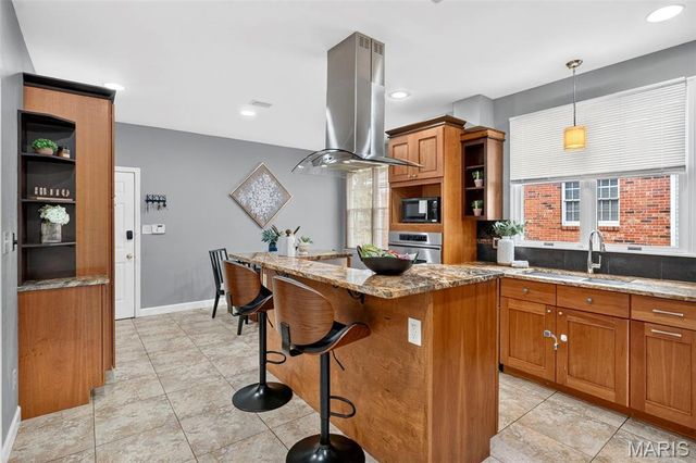 9017 Fair Oaks Crescent Court, Richmond Heights, MO 63117
