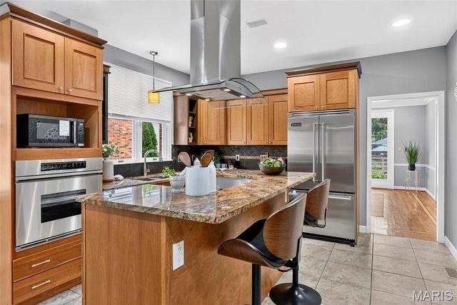 9017 Fair Oaks Crescent Court, Richmond Heights, MO 63117