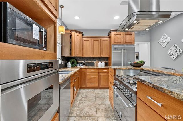 9017 Fair Oaks Crescent Court, Richmond Heights, MO 63117