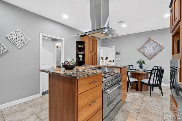 9017 Fair Oaks Crescent Court, Richmond Heights, MO 63117