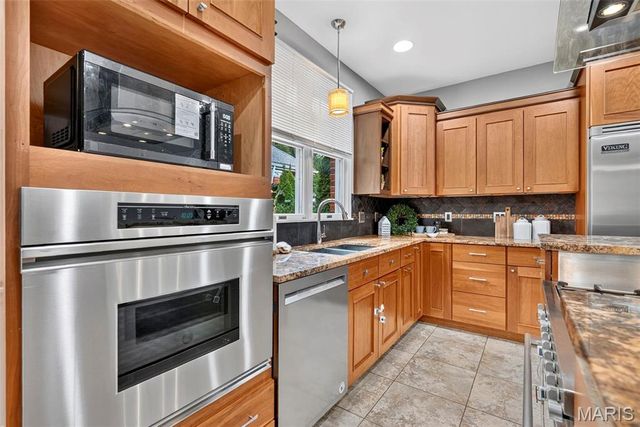 9017 Fair Oaks Crescent Court, Richmond Heights, MO 63117