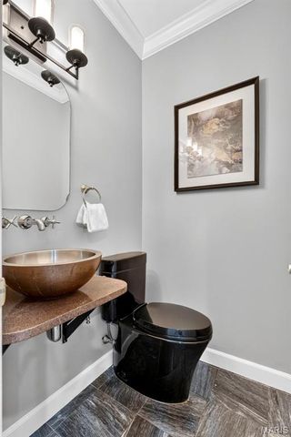 9017 Fair Oaks Crescent Court, Richmond Heights, MO 63117