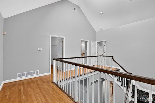 9017 Fair Oaks Crescent Court, Richmond Heights, MO 63117