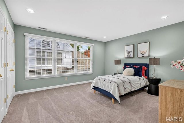 9017 Fair Oaks Crescent Court, Richmond Heights, MO 63117