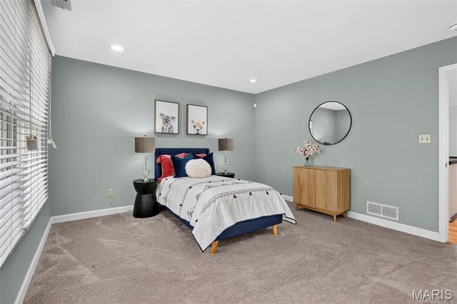 9017 Fair Oaks Crescent Court, Richmond Heights, MO 63117