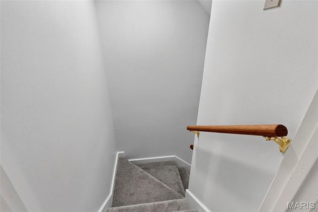 9017 Fair Oaks Crescent Court, Richmond Heights, MO 63117