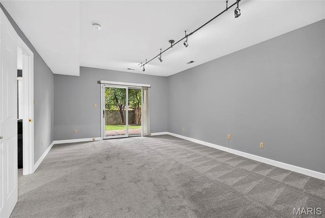 9017 Fair Oaks Crescent Court, Richmond Heights, MO 63117
