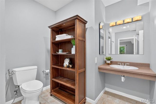 9017 Fair Oaks Crescent Court, Richmond Heights, MO 63117
