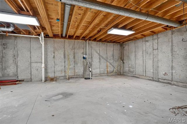 9017 Fair Oaks Crescent Court, Richmond Heights, MO 63117