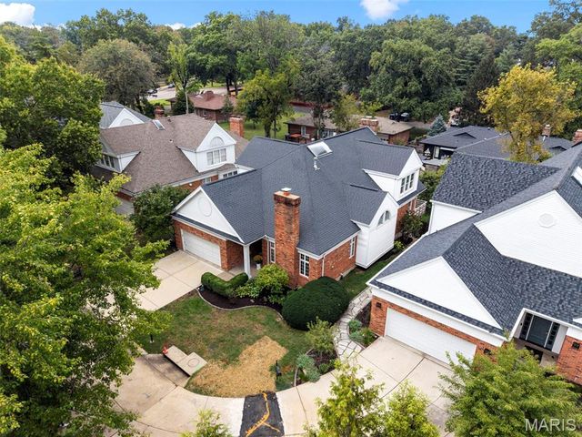 9017 Fair Oaks Crescent Court, Richmond Heights, MO 63117