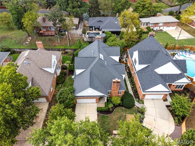 9017 Fair Oaks Crescent Court, Richmond Heights, MO 63117