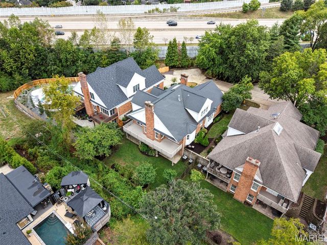 9017 Fair Oaks Crescent Court, Richmond Heights, MO 63117