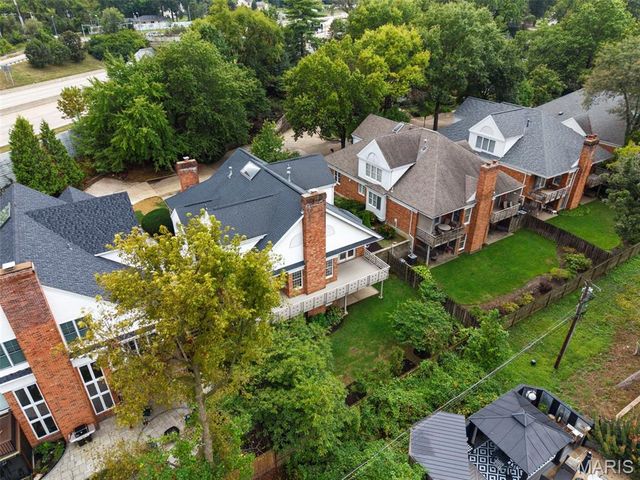 9017 Fair Oaks Crescent Court, Richmond Heights, MO 63117