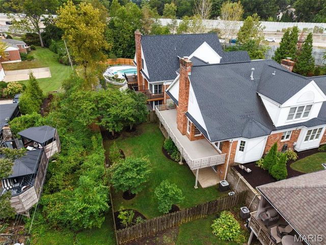 9017 Fair Oaks Crescent Court, Richmond Heights, MO 63117
