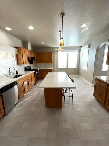 1541 Ortega Ave, Hayward, CA 94544