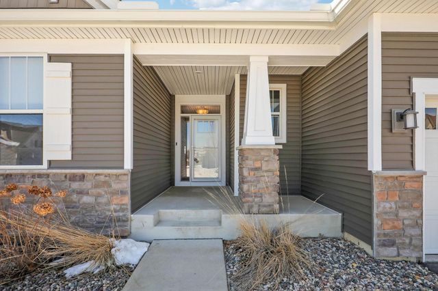 1216 Oak Tree Court, Carver, MN 55315