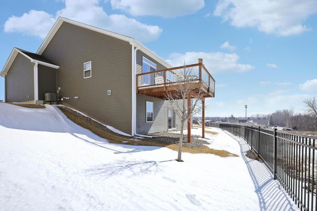 1216 Oak Tree Court, Carver, MN 55315