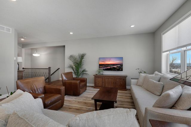 1216 Oak Tree Court, Carver, MN 55315