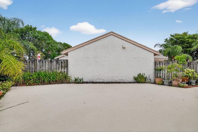 21725 Chimney Rock Park Circle, Boca Raton, FL 33428