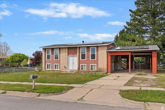 954 W 2400 N, Clinton, UT 84015
