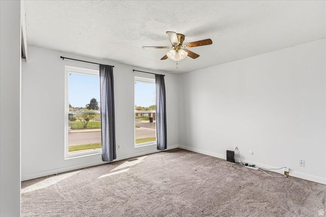 954 W 2400 N, Clinton, UT 84015