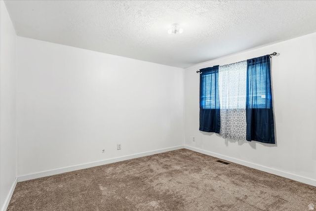 954 W 2400 N, Clinton, UT 84015